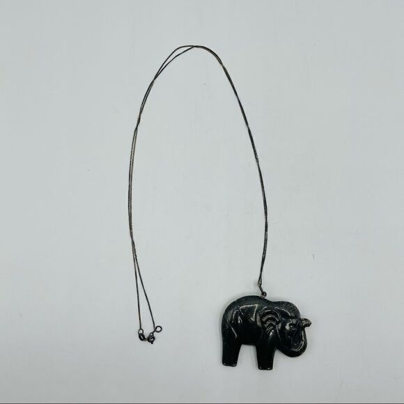 Vintage Silver 3-D Elephant Long Chain Necklace - Picture 1 of 3